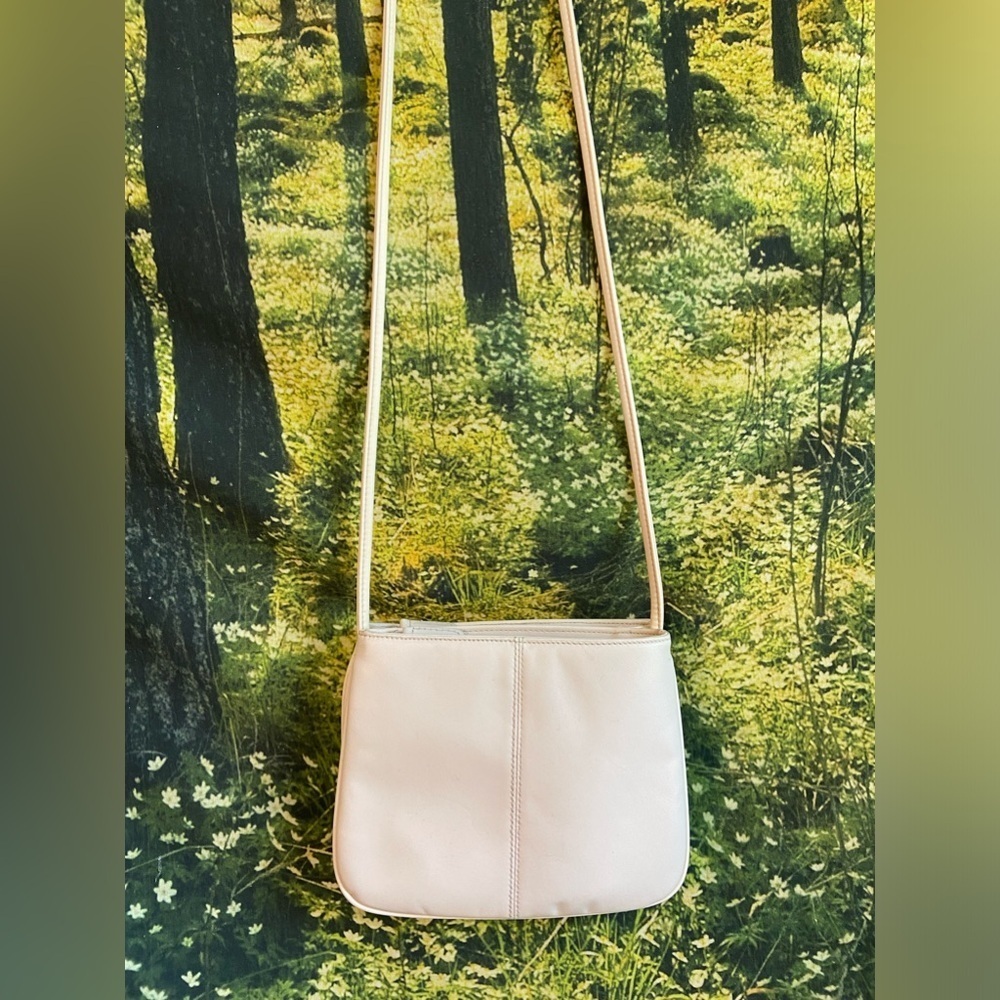 🤍 Vintage Giani Bernini Cream Leather Crossbody Handbag